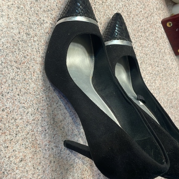 Worn once Christian Siriano heels size 7 - Picture 2 of 6